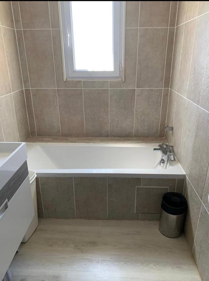 Plain Pied Climatise Piscine Idealement Situe Boulazac Isle Manoire المظهر الخارجي الصورة