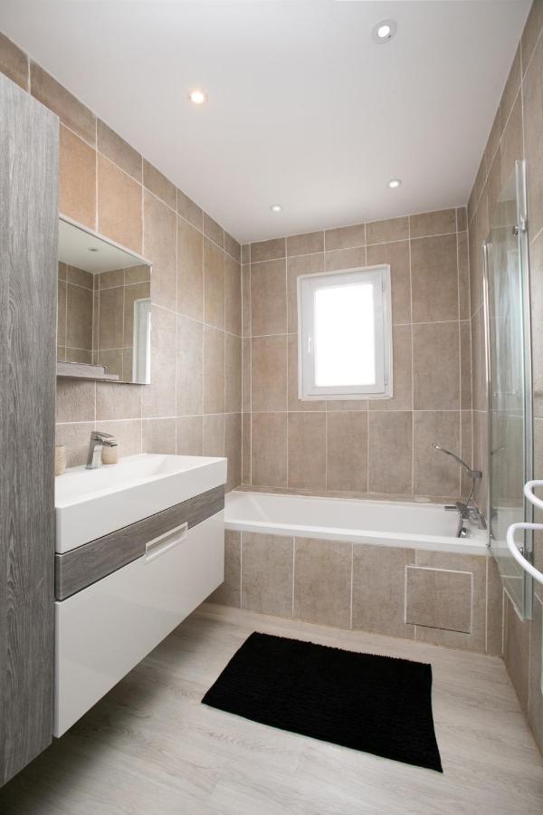 Plain Pied Climatise Piscine Idealement Situe Boulazac Isle Manoire المظهر الخارجي الصورة